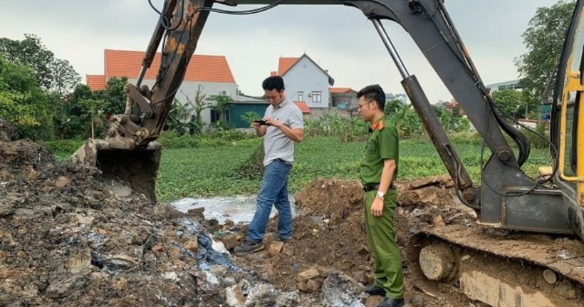 Cơ quan điều tra tiến hành các bước khám nghiệm hiện trường. (Ảnh: Công an tỉnh Hải Dương)
