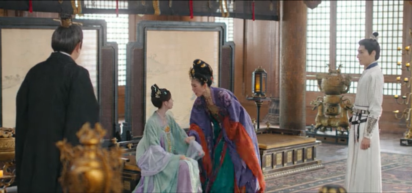 Vương nữ nhất quyết hỏi cho ra lẽ liệu nam thanh niên ở Hàn Lâm Viện có phải người bà từng gặp hay không.