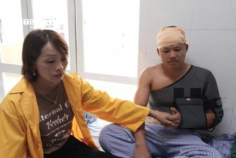 Anh Bàn Văn Lưu kể lại sự việc. Ảnh: VTC News