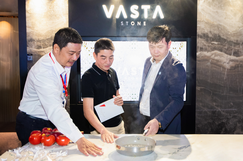 Vasta Stone giới thiệu bàn bếp vô hình - trải nghiệm mới cho không gian bếp hiện đại.
