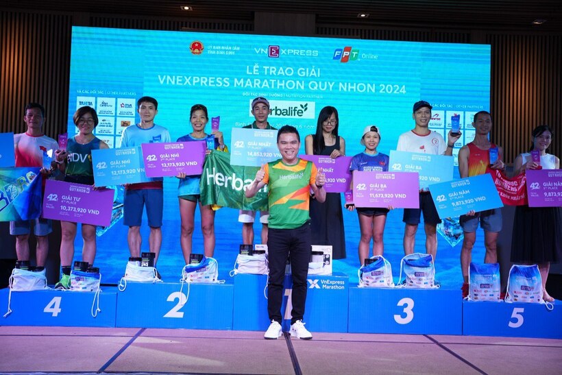 VnExpress Marathon Quy Nhơn 2024 - Herbalife người bạn đồng hành thủy chung vì sức khỏe cộng đồng - 4