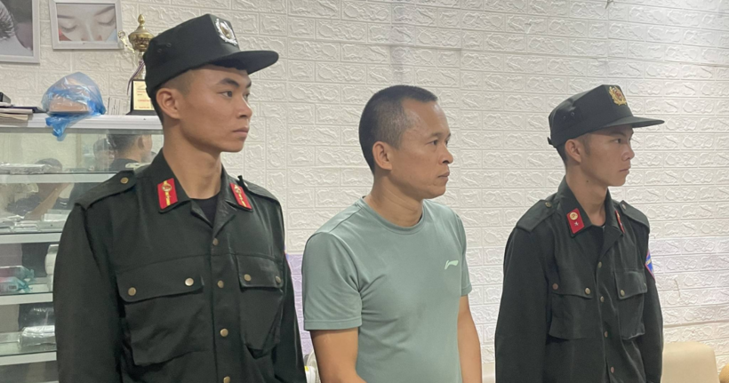 Công an Hà Giang bắt giữ đối tượng Đoàn Văn Thắng. (Ảnh: Công an tỉnh Hà Giang)