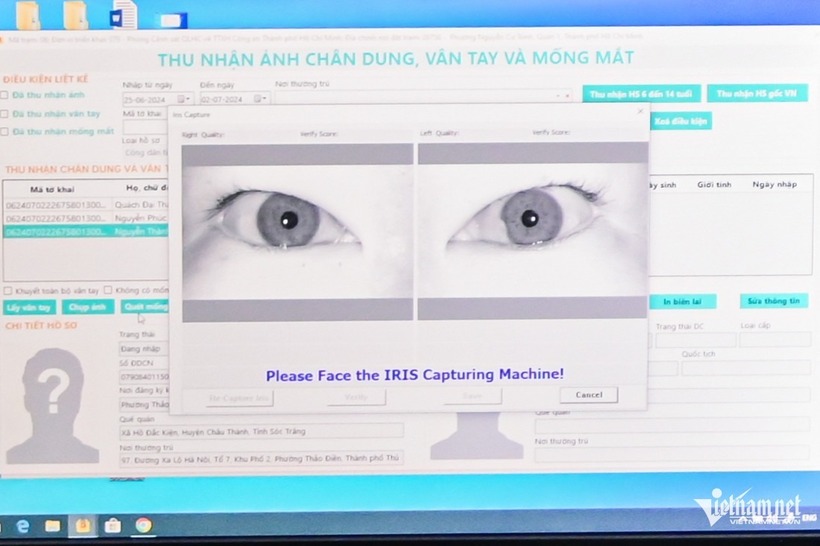 Thu thập mống mắt là quy trình mới đối với Luật căn cước 2023. Việc thu thập thông tin sinh trắc học mống mắt để làm cơ sở đối soát, xác thực thông tin của mỗi cá nhân; hỗ trợ trong những trường hợp không thu nhận được vân tay của một người (trong các trường hợp khuyết tật, vân tay bị biến dạng...).