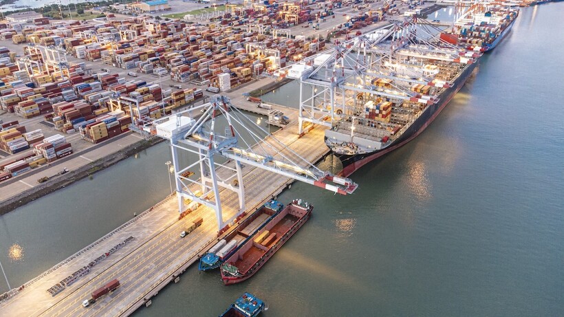 Sản lượng hàng hóa thông qua cảng biển trong 6 tháng đầu năm 2024 ước đạt 427,645 triệu tấn