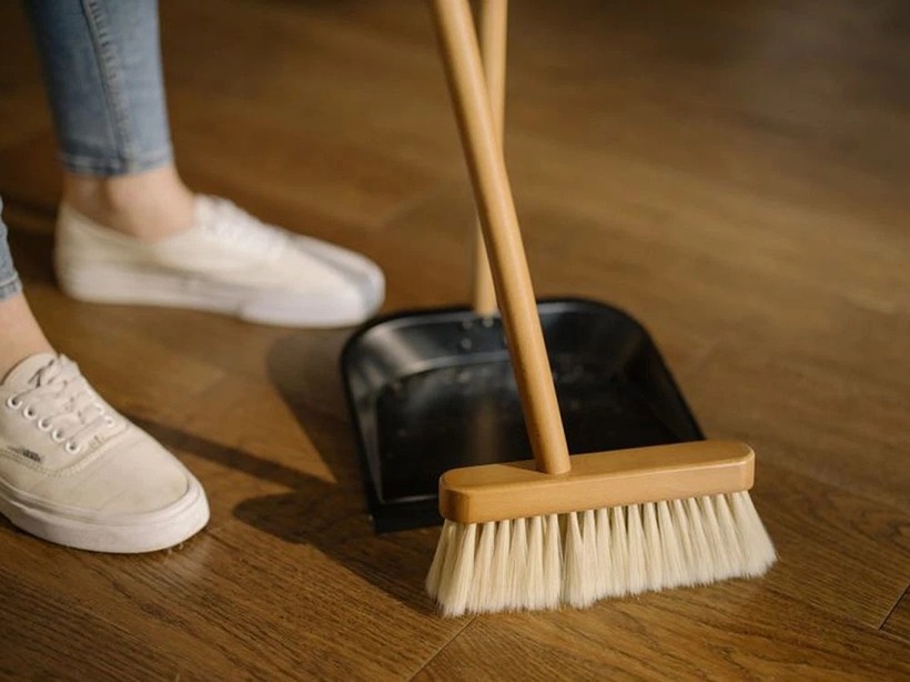 Những vị trí cấm kỵ không nên để chổi quét nhà.