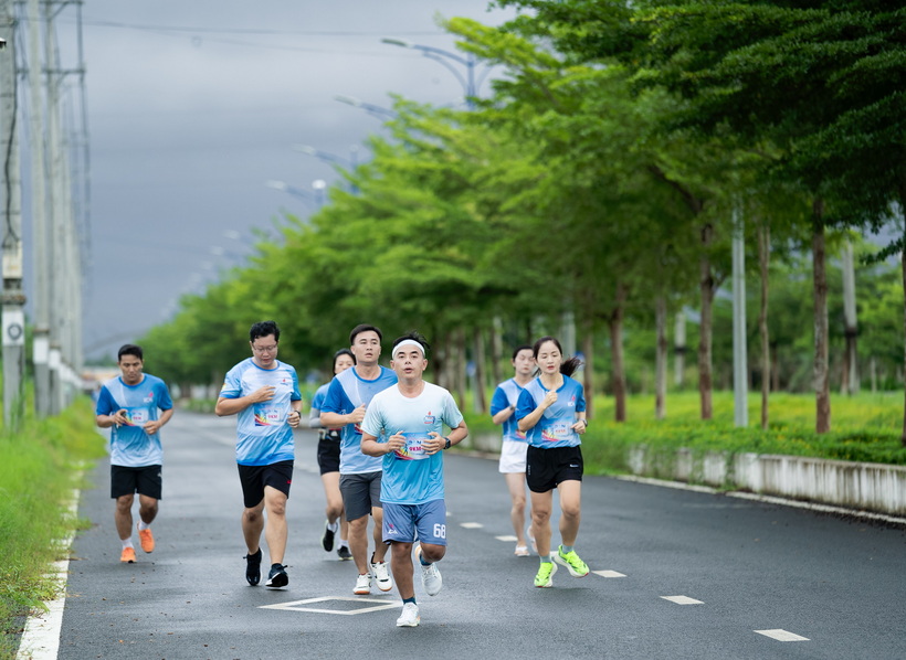Đường đua xanh tươi cổ vũ tinh thần thể thao