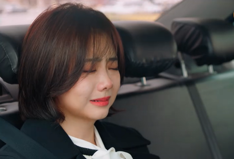 Đau lòng vì bạn trai chia tay, Kỷ Tinh đi uống say khướt, vô tình gặp được Hàn Đình.