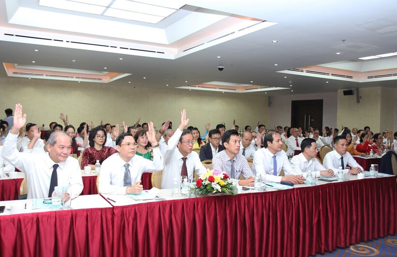 Các đại biểu thống nhất bầu Ban chấp hành Hội Luật gia tỉnh Khánh Hòa nhiệm kỳ 2024- 2030.