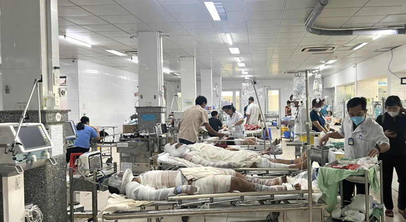 BVĐK tỉnh Bình Dương đang điều trị cho 5 công nhân trong vụ tai nạn. (Ảnh: SK&ĐS)
