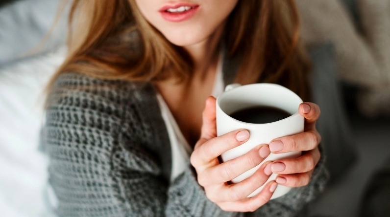 Uống cà phê khi bị ốm vừa có mặt lợi vừa có mặt hại