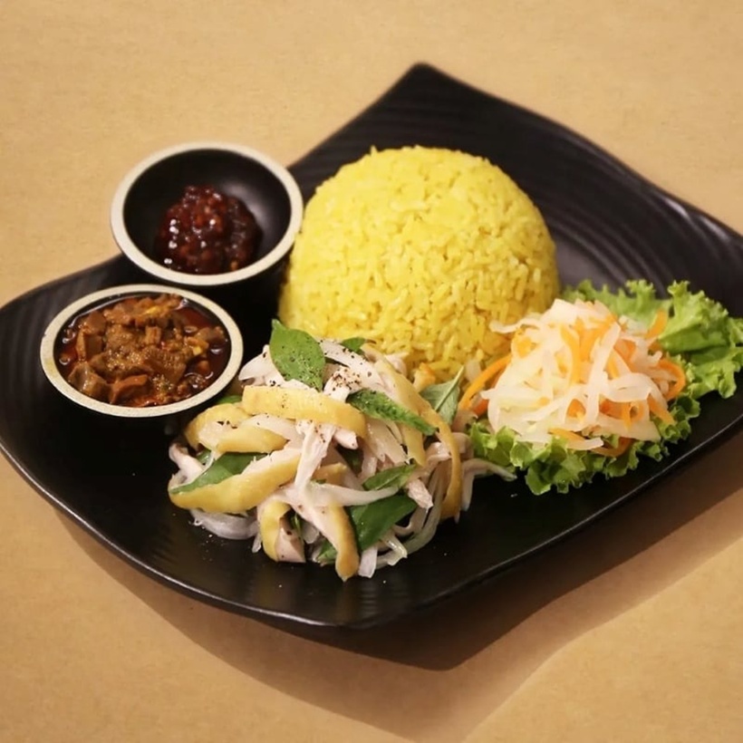 Cơm gà Hội An là một món ăn rất ngon và đặc sắc.