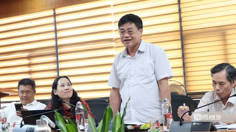 Các đại biểu tham gia đống góp ý kiến.