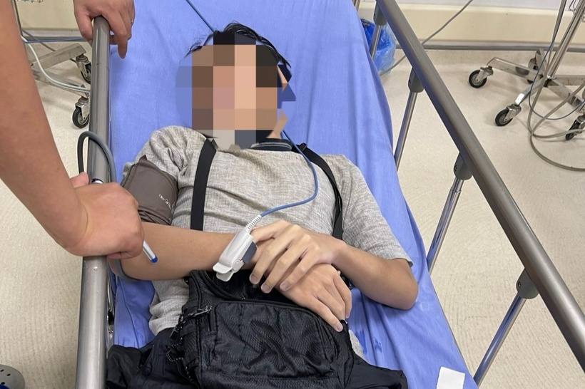 Nam sinh lớp 10 may mắn được Cảnh sát cứu kịp thời nên không ảnh hưởng đến tính mạng. (Ảnh: Công thương)