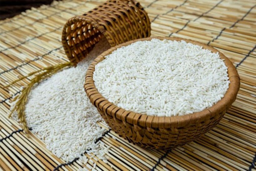 Gạo nếp chứa hàm lượng tinh bột cao, cung cấp nguồn năng lượng dồi dào cho cơ thể hoạt động. Ảnh minh họa