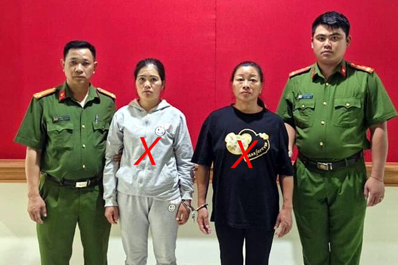Hai đối tượng tại cơ quan công an. (Ảnh: Công an tỉnh Hà Giang)