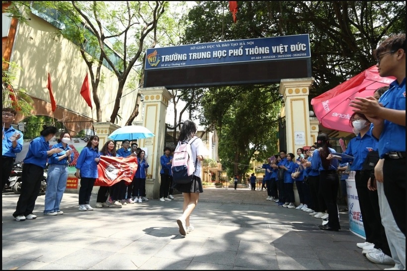 Ngày mai, Hà Nội tiếp nhận hồ sơ của học sinh trúng tuyển lớp 10. Ảnh minh họa.