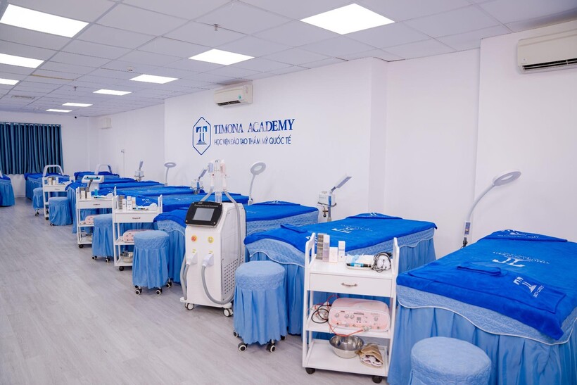 Phòng học thực hành đầy đủ công nghệ, trang thiết bị hiện đại