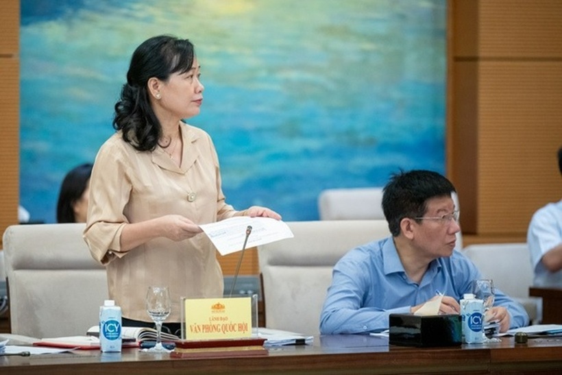 Phó Tổng Thư ký Quốc hội, Phó Chủ nhiệm Văn phòng Quốc hội Nguyễn Thị Thúy Ngần.