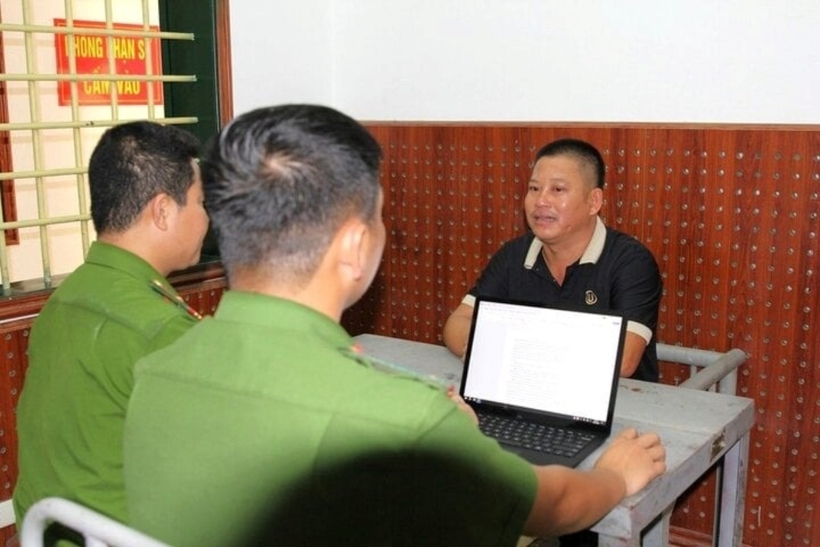 Trần Minh Phú tại cơ quan công an. Ảnh: VTC News