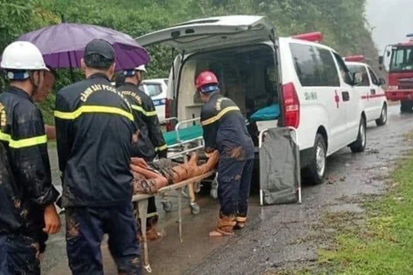 Vụ sạt lở vùi lấp xe khách ở Hà Giang khiến 15 người gặp nạn. Ảnh: VTCnews.
