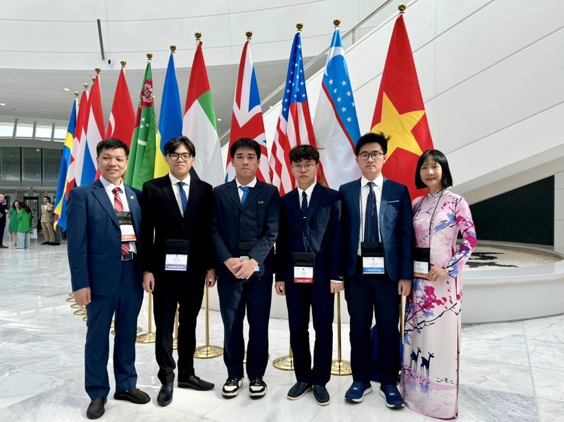 Đội tuyển Việt Nam dự thi Olympic Sinh học quốc tế 2024.