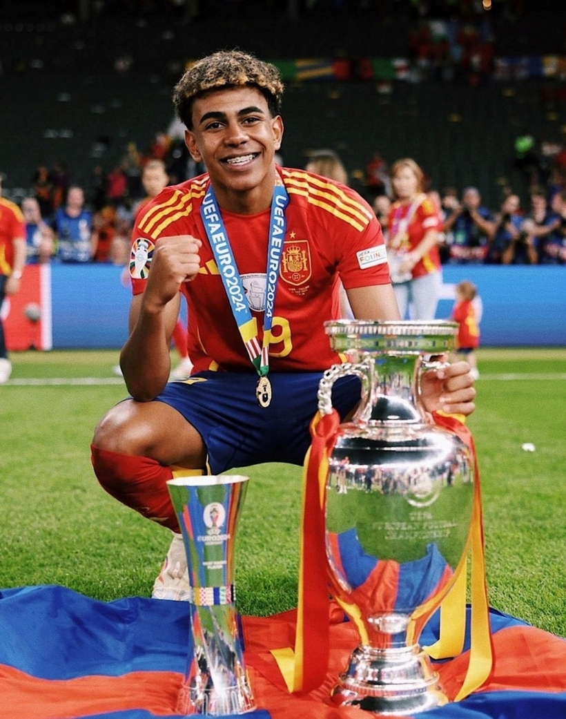 Cầu thủ trẻ Lamine Yamal lập thêm một kỷ lục trong ngày Tây Ban Nha giành chức vô địch EURO 2024.