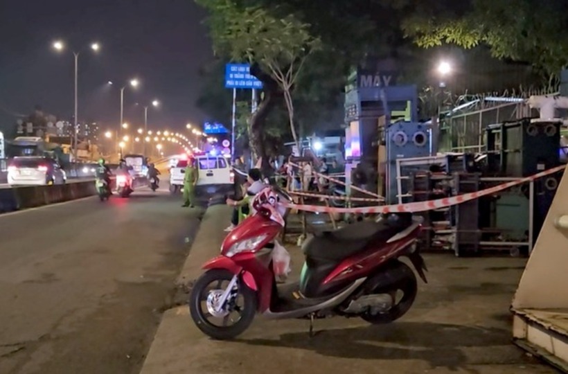 Công an phong tỏa hiện trường xảy ra vụ án mạng. Ảnh: Tiền Phong