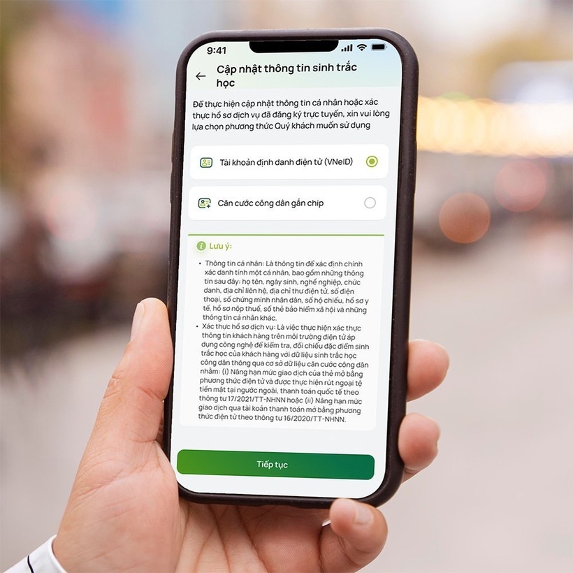 Khách hàng cập nhật thông tin sinh trắc học trên ứng dụng VCB Digibank (Nguồn: Vietcombank).