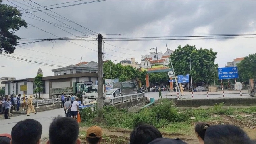 Hiện trường vụ tai nạn ở Hoài Đức, 4 người tử vong - 3