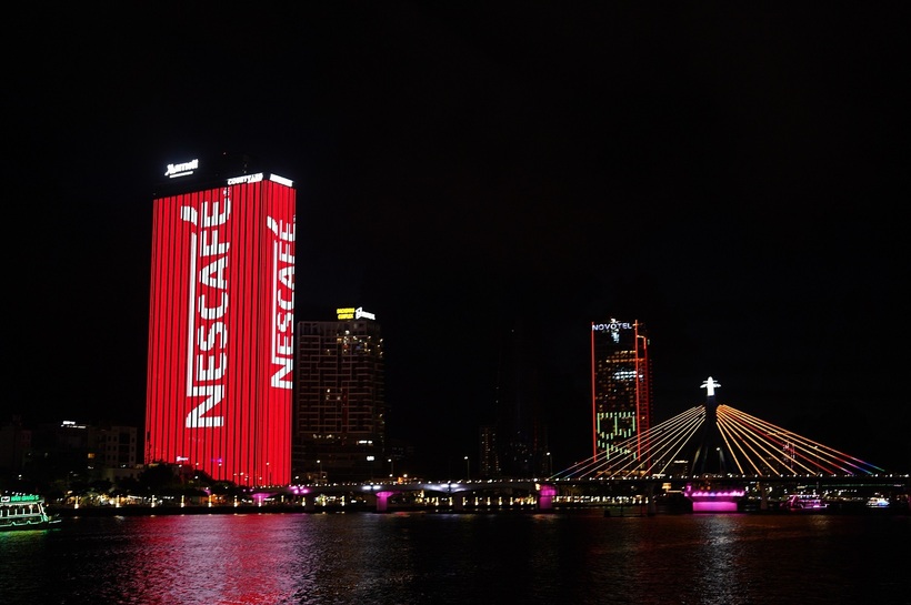 NESCAFÉ triển khai những bảng quảng cáo 3D ấn tượng tại ga Cát Linh và tòa nhà JW Marriott từ 22-24/6