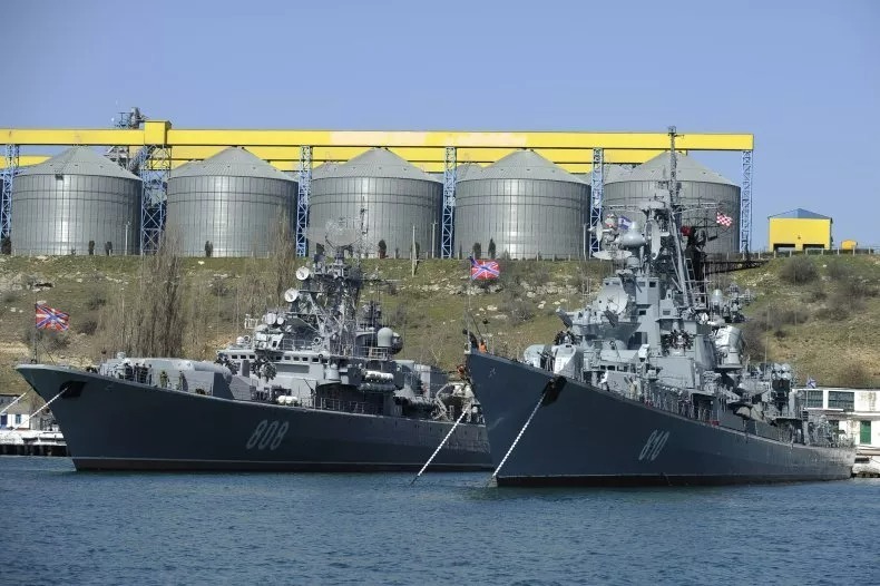 Các tàu hải quân Nga neo đậu tại cảng Sevastopol thuộc bán đảo Crimea vào năm 2014. Ảnh: Newsweek