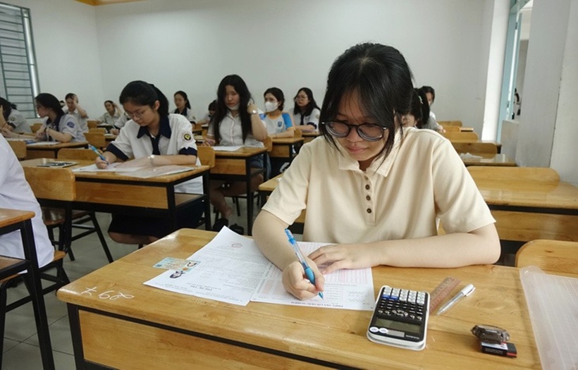 Thí sinh dự thi tốt nghiệp THPT 2024 môn Toán. (Ảnh: Tuổi trẻ)