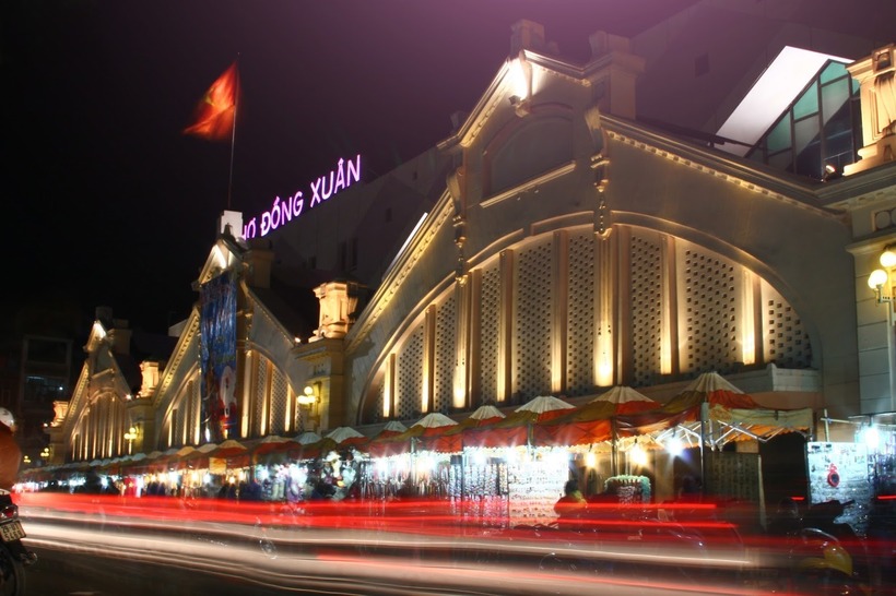 Chợ đêm Đồng Xuân.