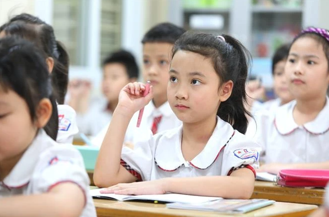 Trẻ mầm non 5 tuổi được miễn học phí từ năm học 2024-2025. (Ảnh: TTXVN)