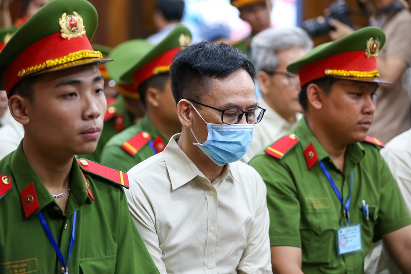 Hình ảnh đầu tiên của các bị cáo tại phiên xét xử đại án Cục Đăng kiểm Việt Nam - 9