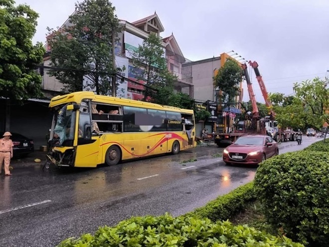 Hiện trường xảy ra vụ tai nạn. Ảnh: Báo Người lao động.