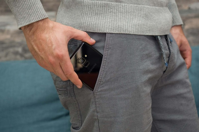 Hiện nay chưa có bằng chứng nào cho thấy điện thoại gây ảnh hưởng đến cương dương cũng như chức năng hoạt động tình dục của nam giới nói chung. Tuy nhiên, người ta nhận thấy, điện thoại có ảnh hưởng nhiều đến sự di động, hình dạng của tinh trùng. Ảnh minh họa