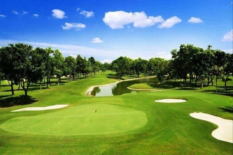 Bên trong Sân Golf Rạch Cát