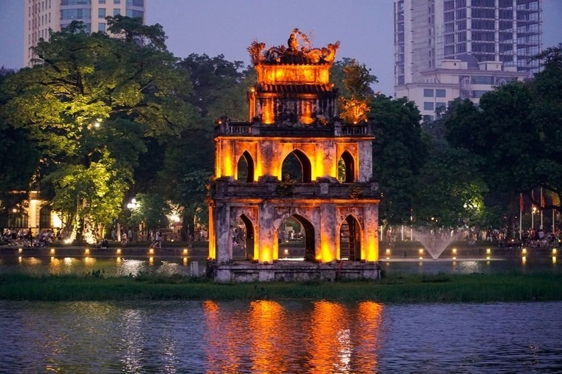 Tháp Rùa có lịch sử lâu đời và trải qua nhiều giai đoạn