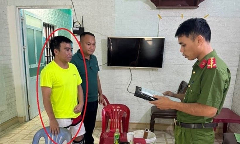 Cơ quan công an đọc lệnh khám xét chỗ ở Vũ Đức Khương.