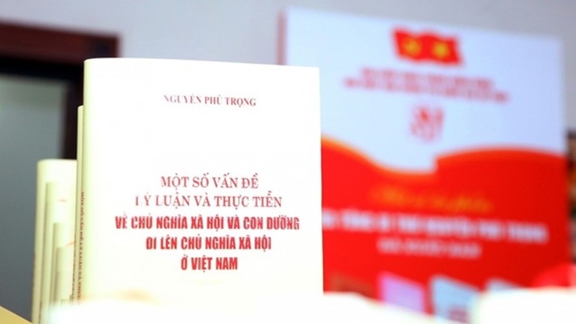 Cuốn sách "Một số vấn đề lý luận và thực tiễn về chủ nghĩa xã hội và con đường đi lên chủ nghĩa xã hội ở Việt Nam" của Tổng Bí thư Nguyễn Phú Trọng có ý nghĩa đặc biệt quan trọng trong việc tổng kết lý luận về đường lối đổi mới và những bài học kinh nghiệm, những vấn đề có tính quy luật từ thực tiễn công cuộc xây dựng, phát triển đất nước ta.