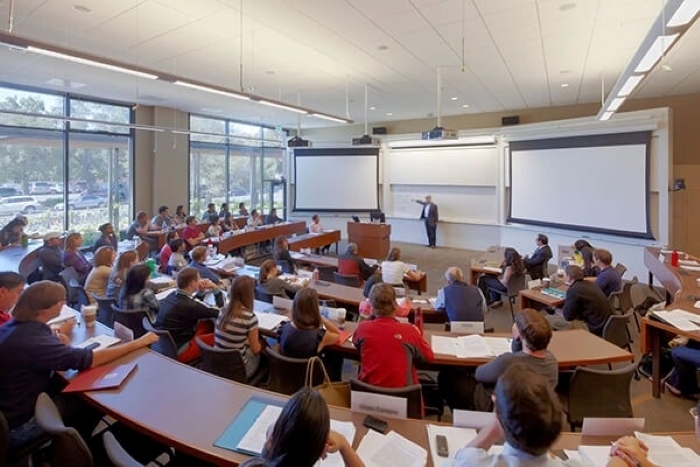 Cơ sở vật chất hạ tầng của Đại học Stanford được đánh giá là rất ấn tượng và hiện đại