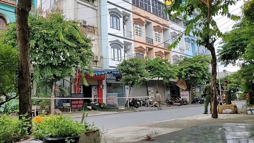 Lực lượng công an phong tỏa, khám nghiệm hiện trường. Ảnh: VietNamNet