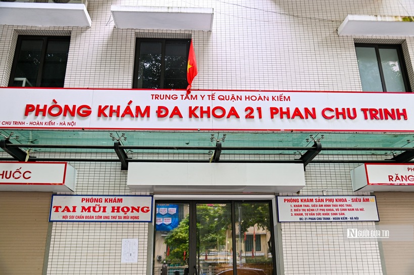 Hà Nội đồng loạt treo cờ rủ tưởng niệm Tổng Bí thư Nguyễn Phú Trọng - 6