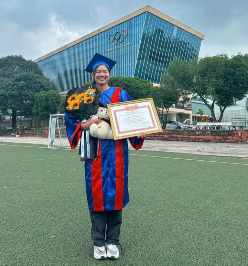 Sau 4 năm rèn luyện tại Trường Đại học Thể thao TP.HCM, Ánh Viên tốt nghiệp với bằng loại giỏi.