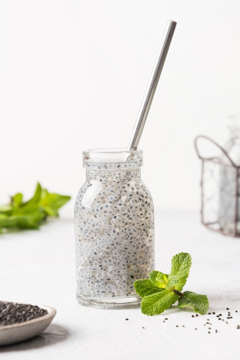 Hạt chia chứa nhiều chất chống oxy hóa như quercetin, axit caffeic và các flavonoid khác.
