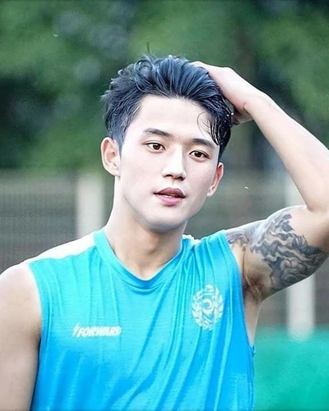Dù hiện tại nhận được nhiều lời mời gia nhập ngành giải trí, Seung-won nhiều khả năng vẫn sẽ gắn bó với nghiệp quần đùi áo số.