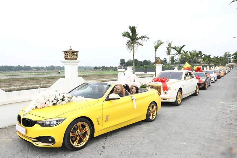 Đại gia buôn lợn” từng trở thành tâm điểm vào năm 2022 khi tổ chức lễ kỷ niệm 15 năm ngày cưới quy tụ dàn xe khủng