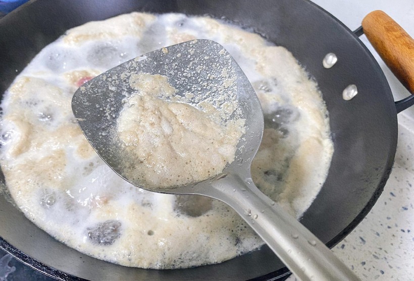 Nguyên nhân xuất hiện lớp bọt khi