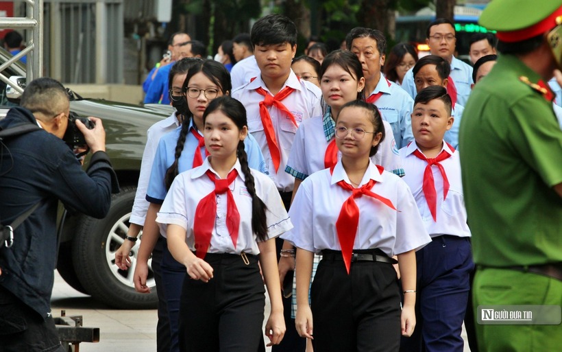 Đoàn thiếu nhi thành phố Hồ Chí Minh đến lễ tang.